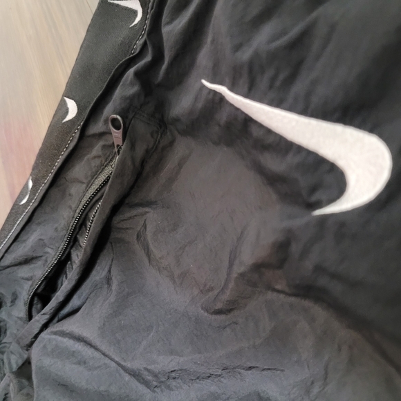 Nike Men's Black Track Pants NIKE Bottom Nylon BLK CD0422-010 SWOOSH WOVEN - Picture 2 of 7